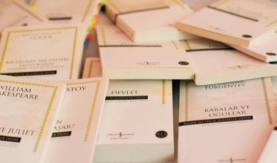 Cómo los Traductores Moldean la Historia Sin que lo Notes